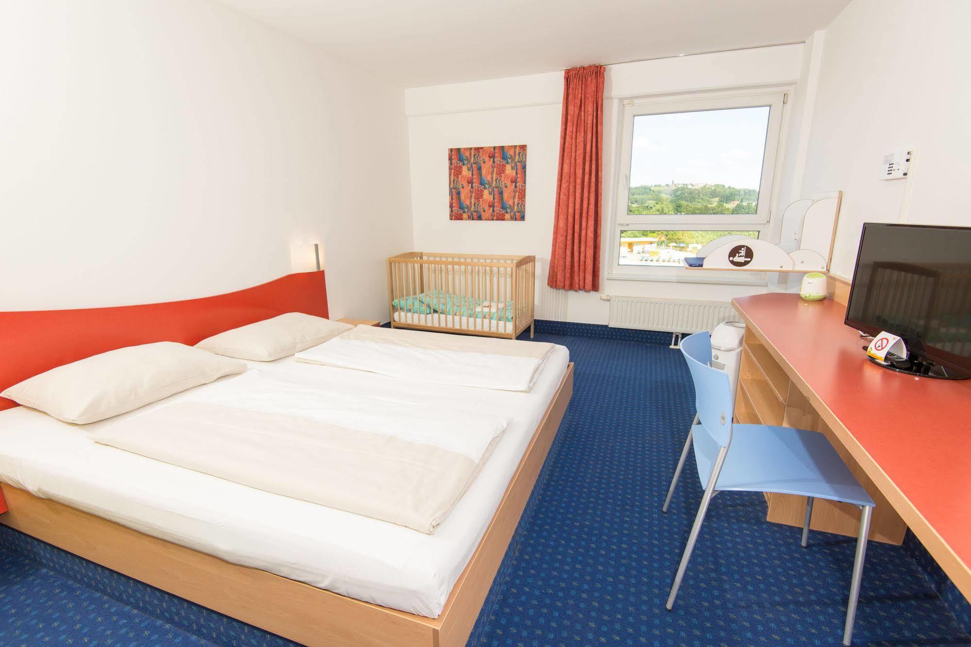 H2O Hotel-Therme-Resort, Fuer Familien Mit Kindern Bad Waltersdorf Exterior foto
